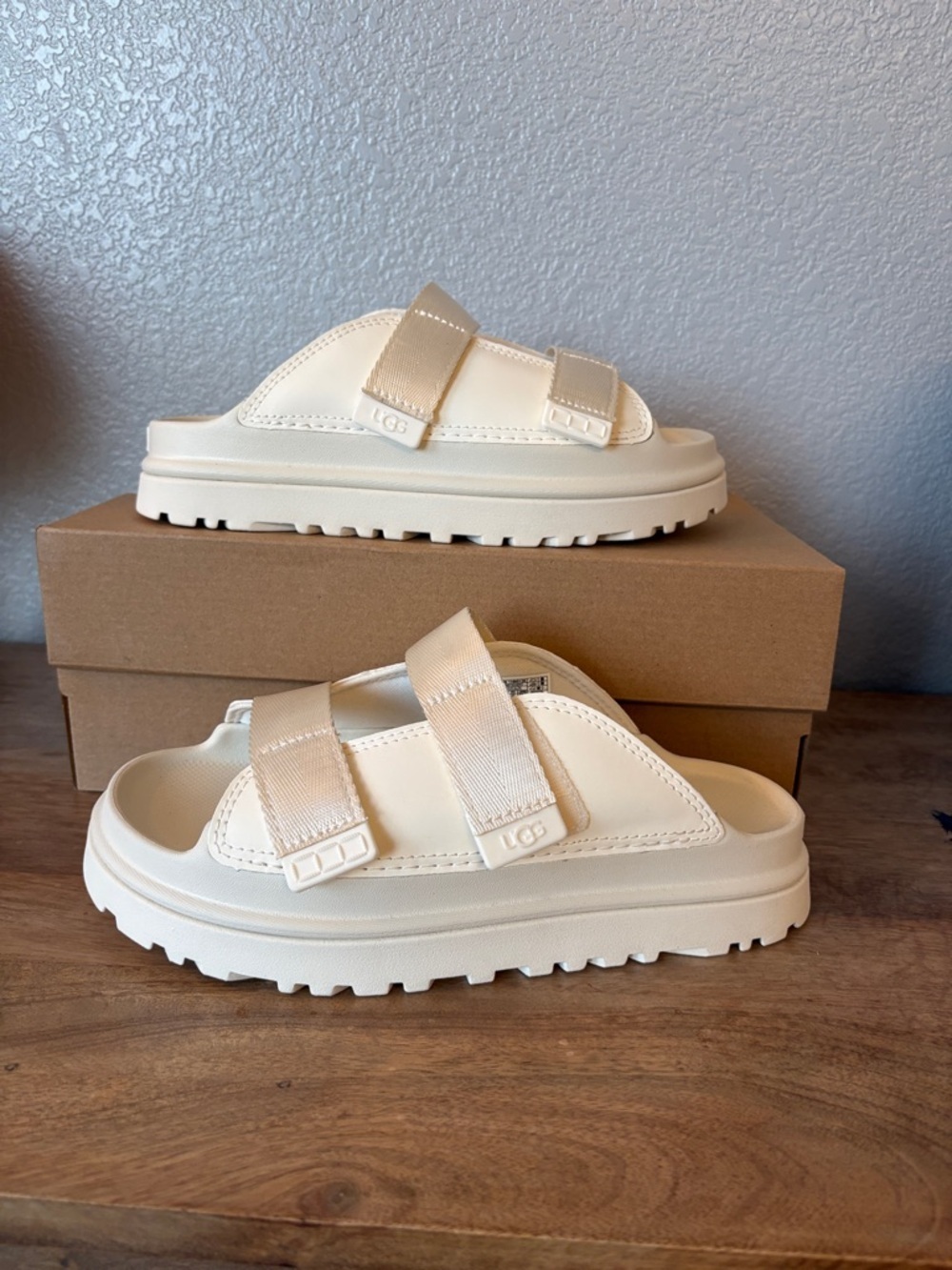 UGG Cream Dual-Strap Slide Sandals 7 women’s & 5 kids